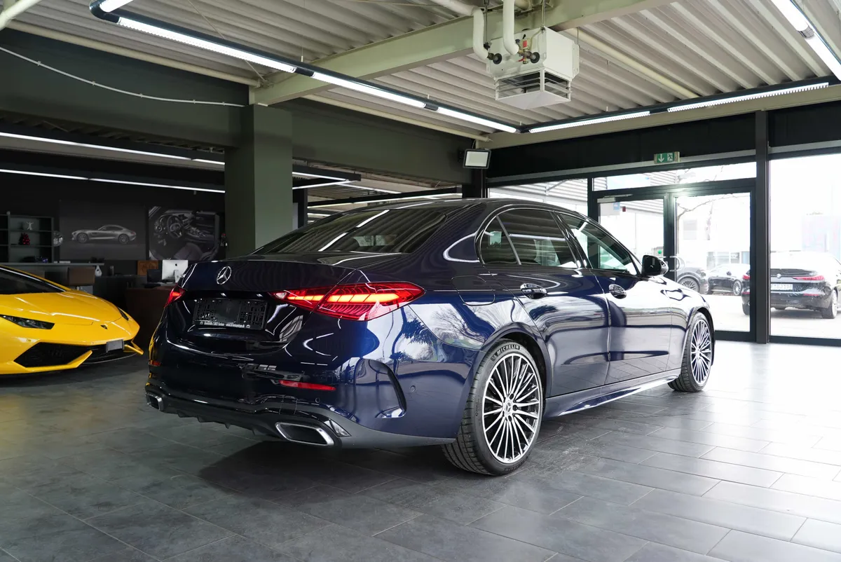 Mercedes-Benz C 300 AMG Line - Image 5