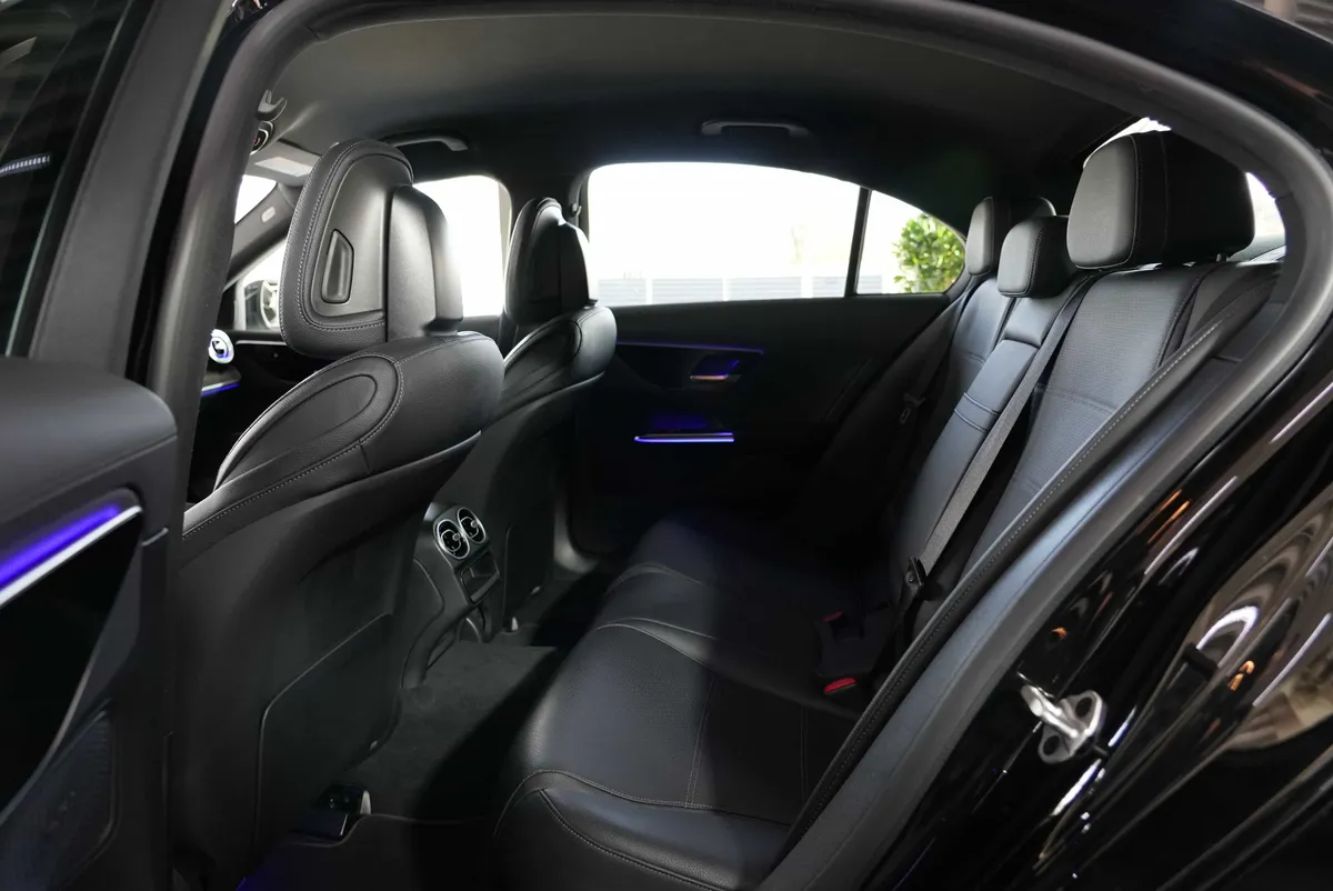 Mercedes-Benz C 300 d AMG Line - Image 12