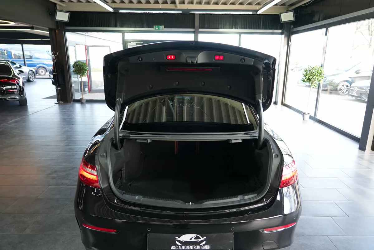 Mercedes-Benz E 450 Coupé 4Matic AMG Line - Image 5