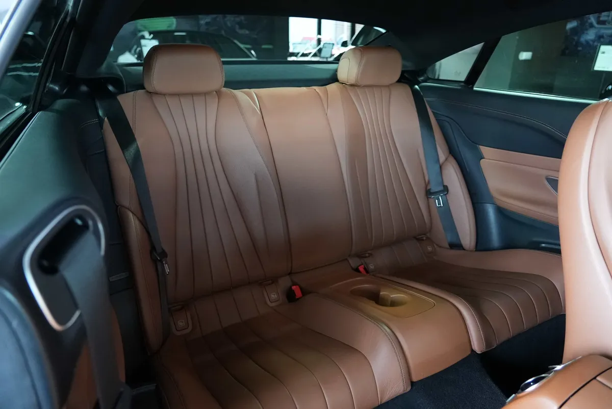 Mercedes-Benz E 450 Coupé 4Matic AMG Line - Image 18