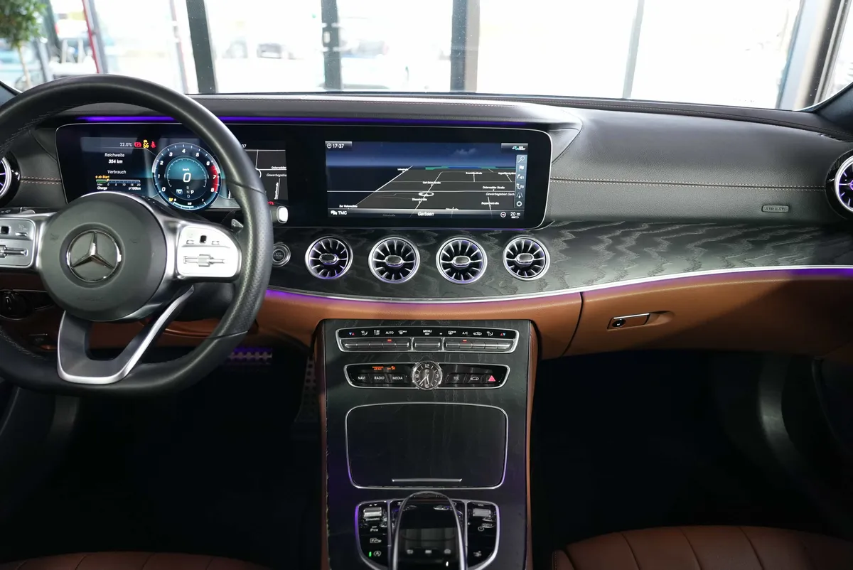 Mercedes-Benz E 450 Coupé 4Matic AMG Line - Image 21