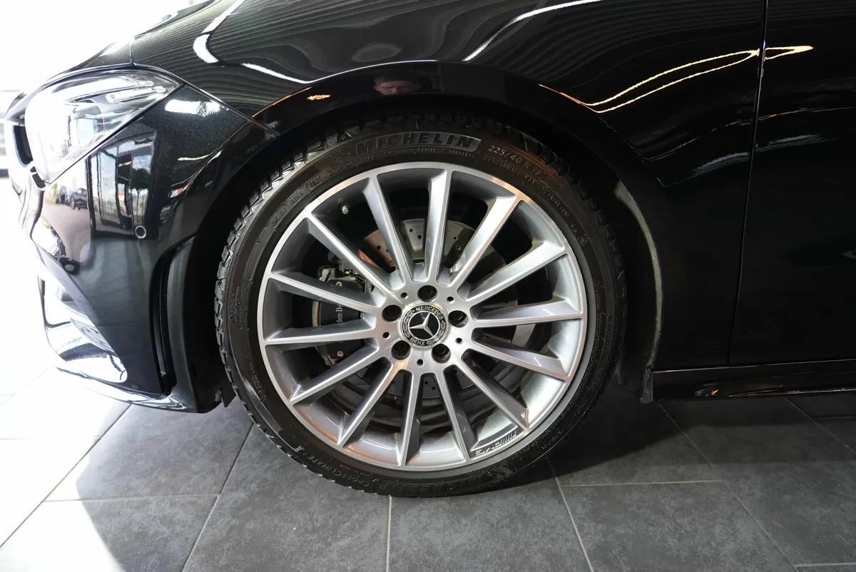 Mercedes-Benz CLA 220 4Matic AMG Line - Image 8