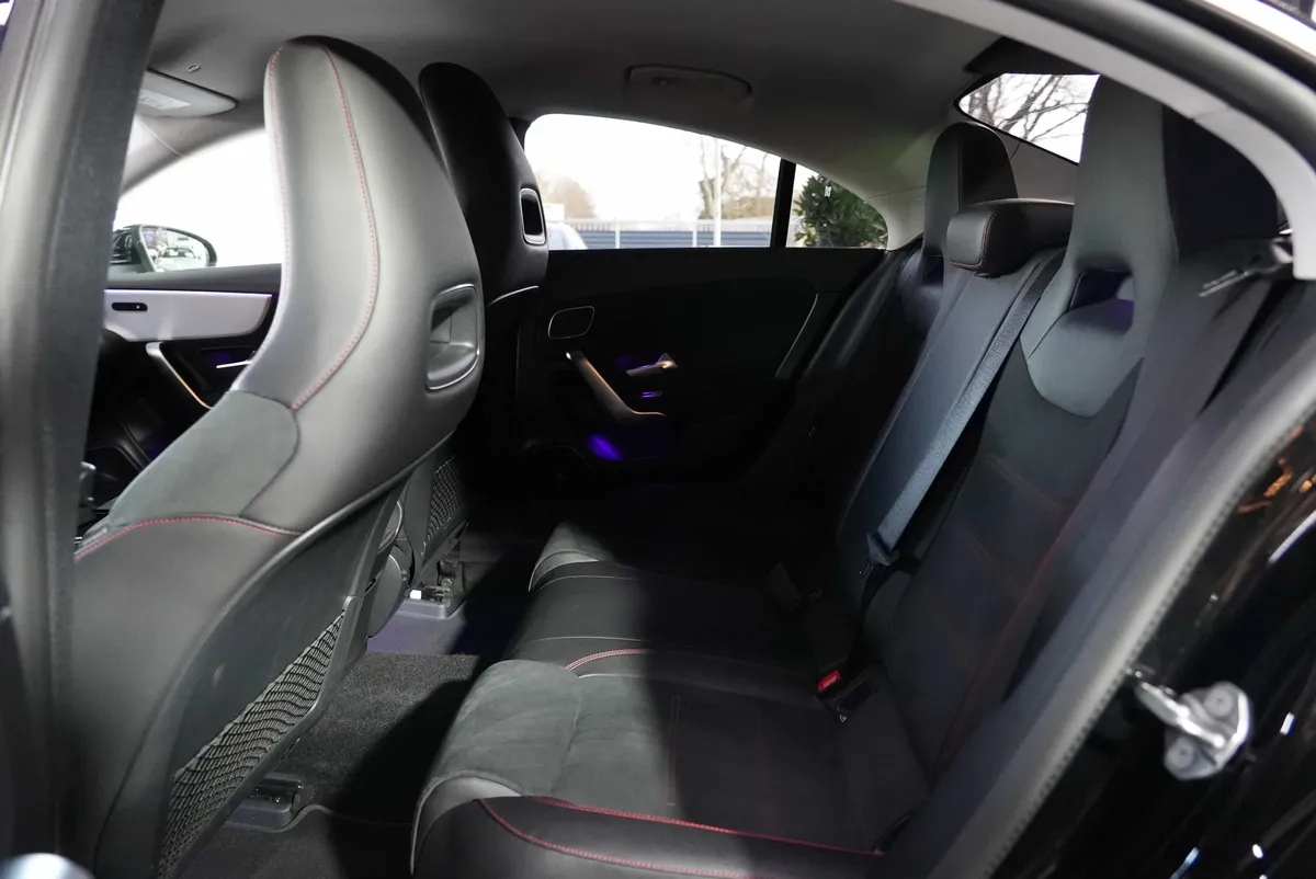 Mercedes-Benz CLA 220 4Matic AMG Line - Image 12