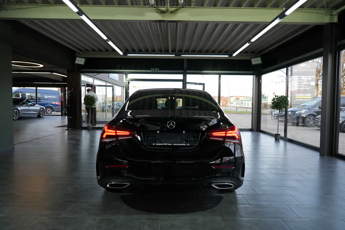 Mercedes-Benz A 200 Limousine AMG Line - Image 4