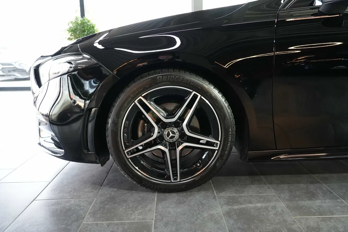 Mercedes-Benz A 200 Limousine AMG Line - Image 9