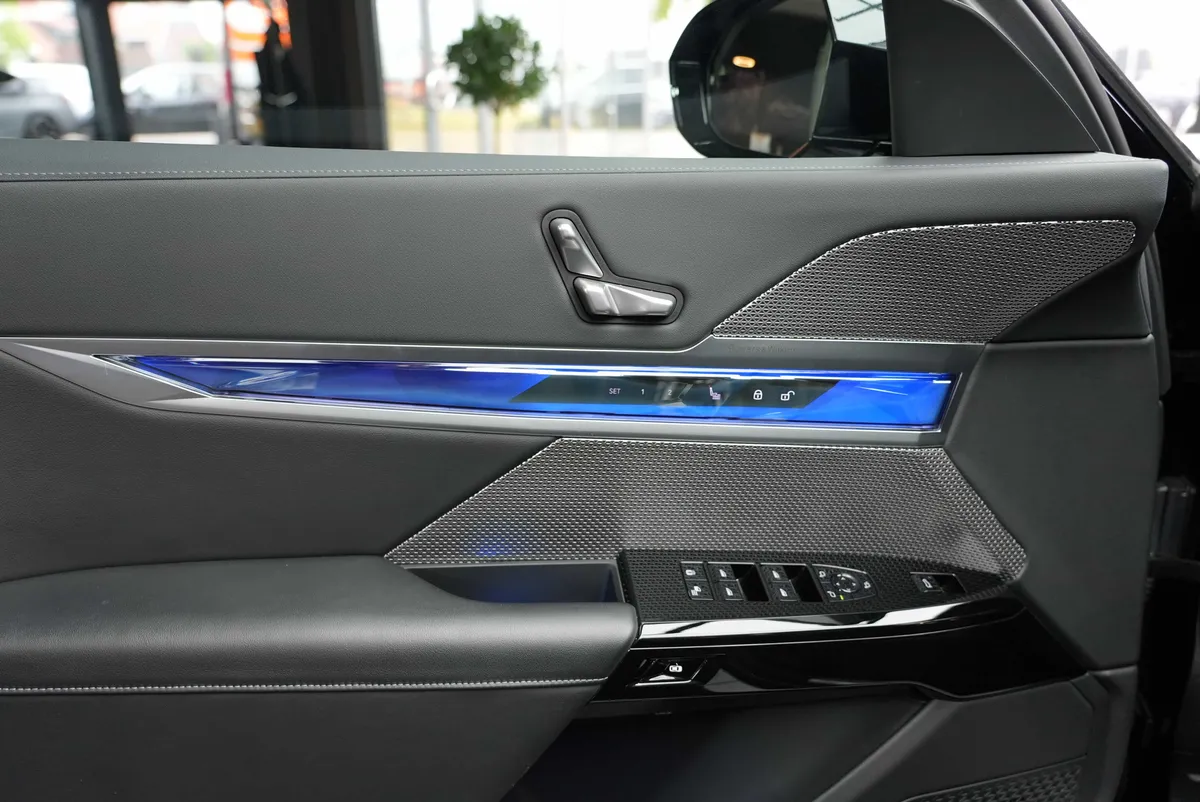 BMW 740 d xDrive M Sport - Image 9