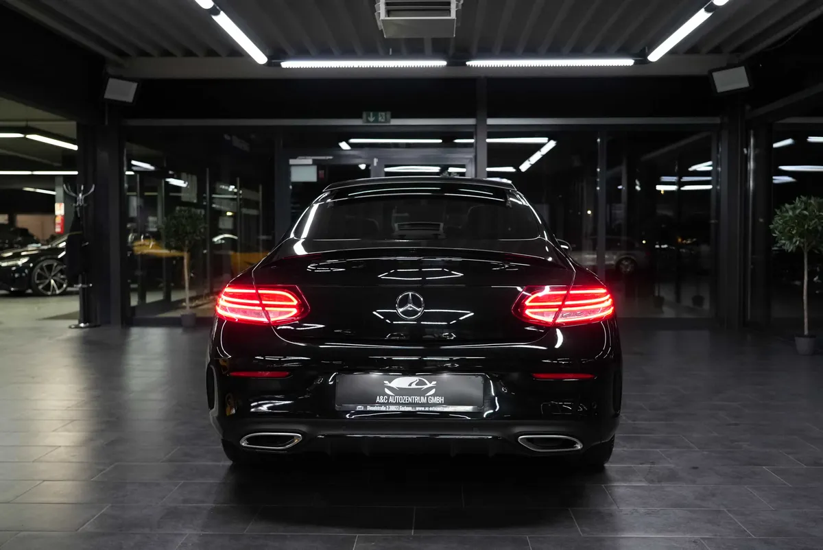Mercedes-Benz C 300 Coupé AMG Line - Image 4