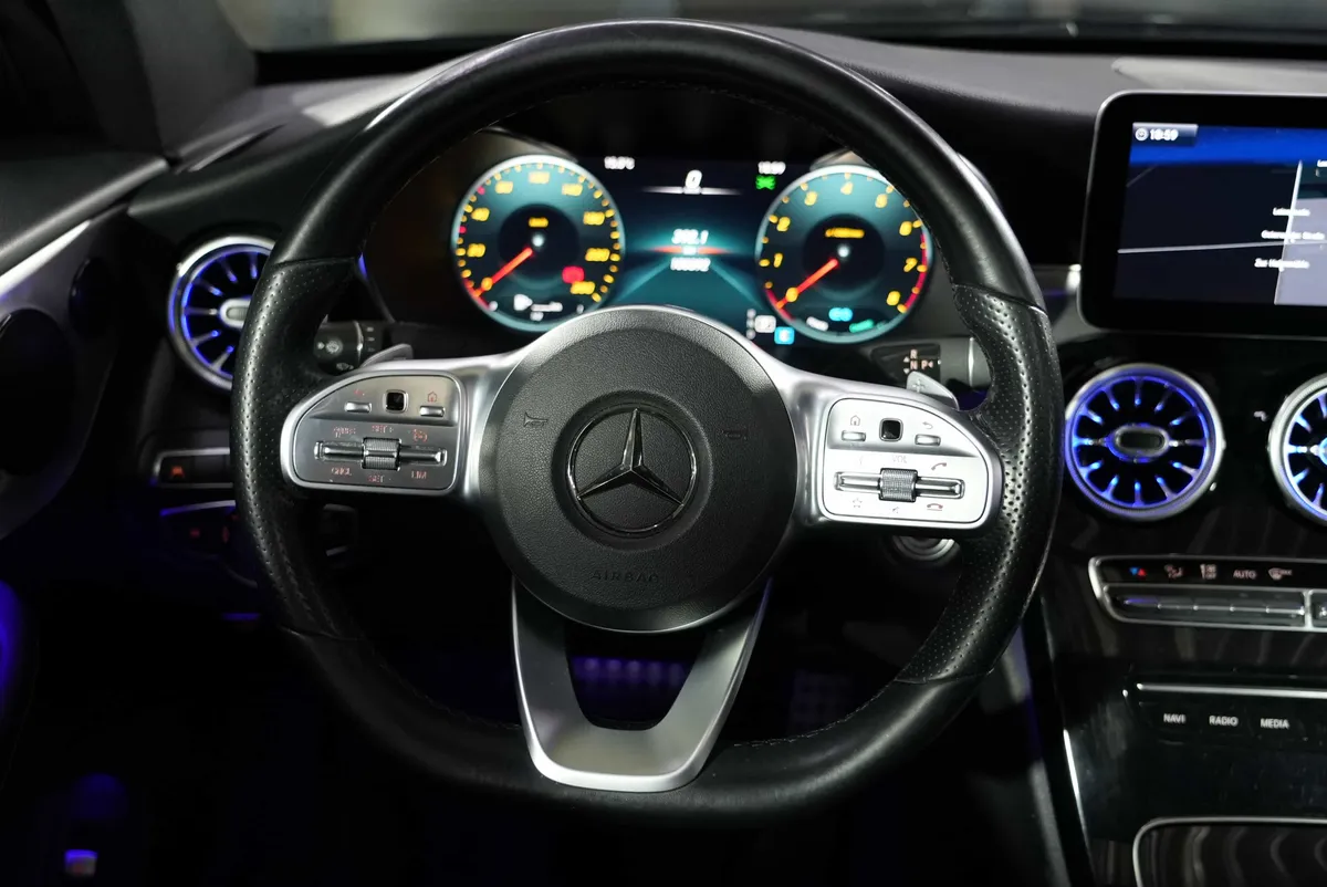 Mercedes-Benz C 300 Coupé AMG Line - Image 18