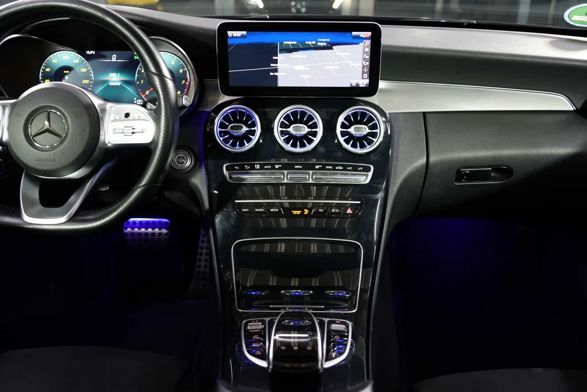Mercedes-Benz C 300 Coupé AMG Line - Image 19
