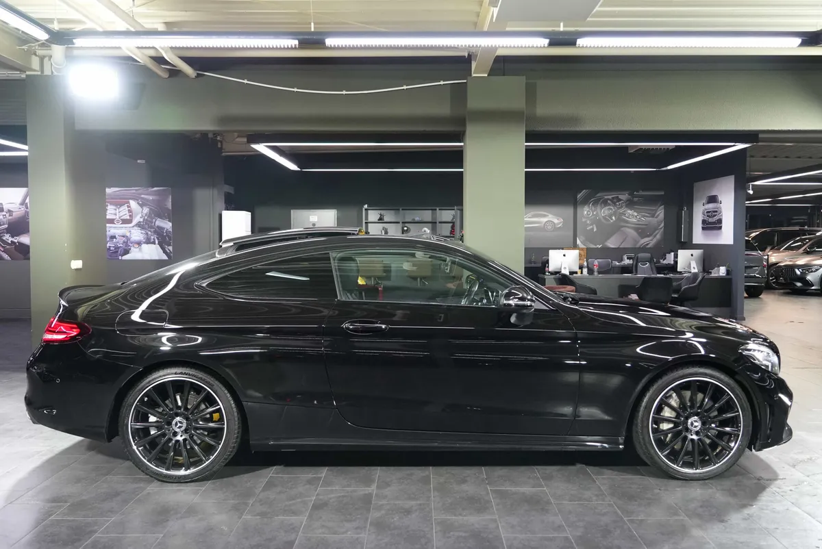 Mercedes-Benz C 300 Coupé AMG Line - Image 22