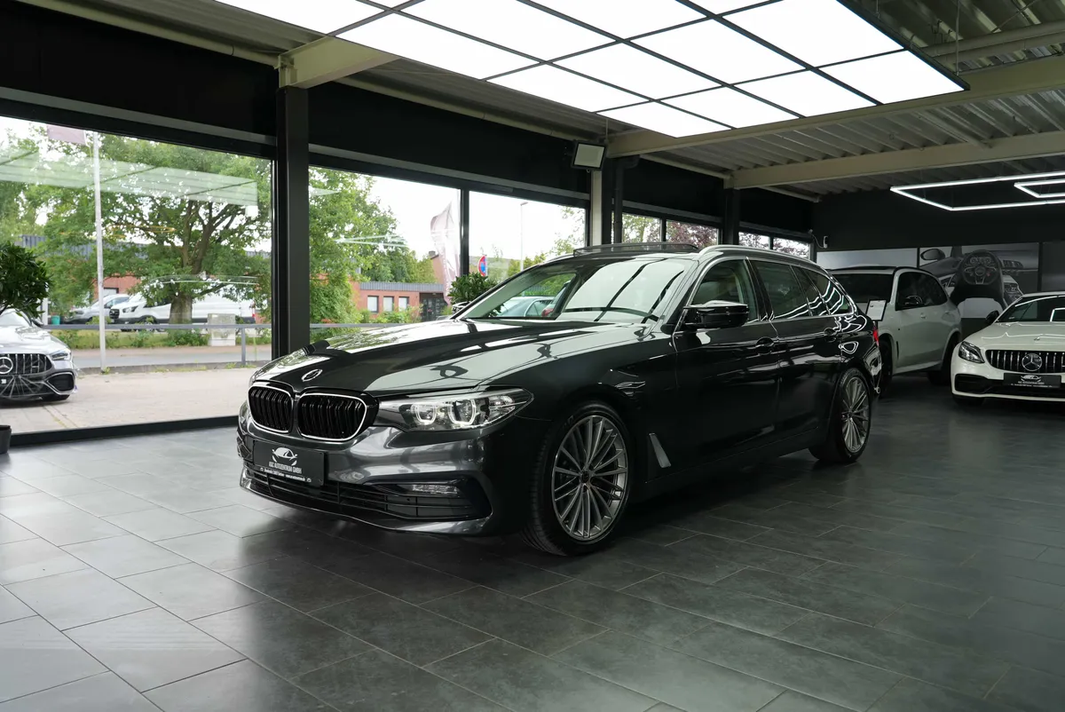 BMW 540i xDrive Touring Sport Line - Image 1