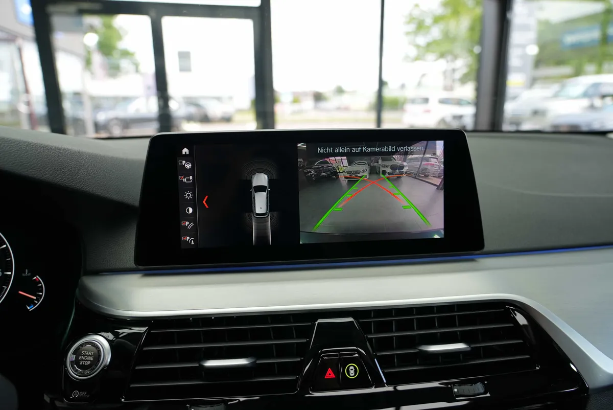 BMW 540i xDrive Touring Sport Line - Image 21